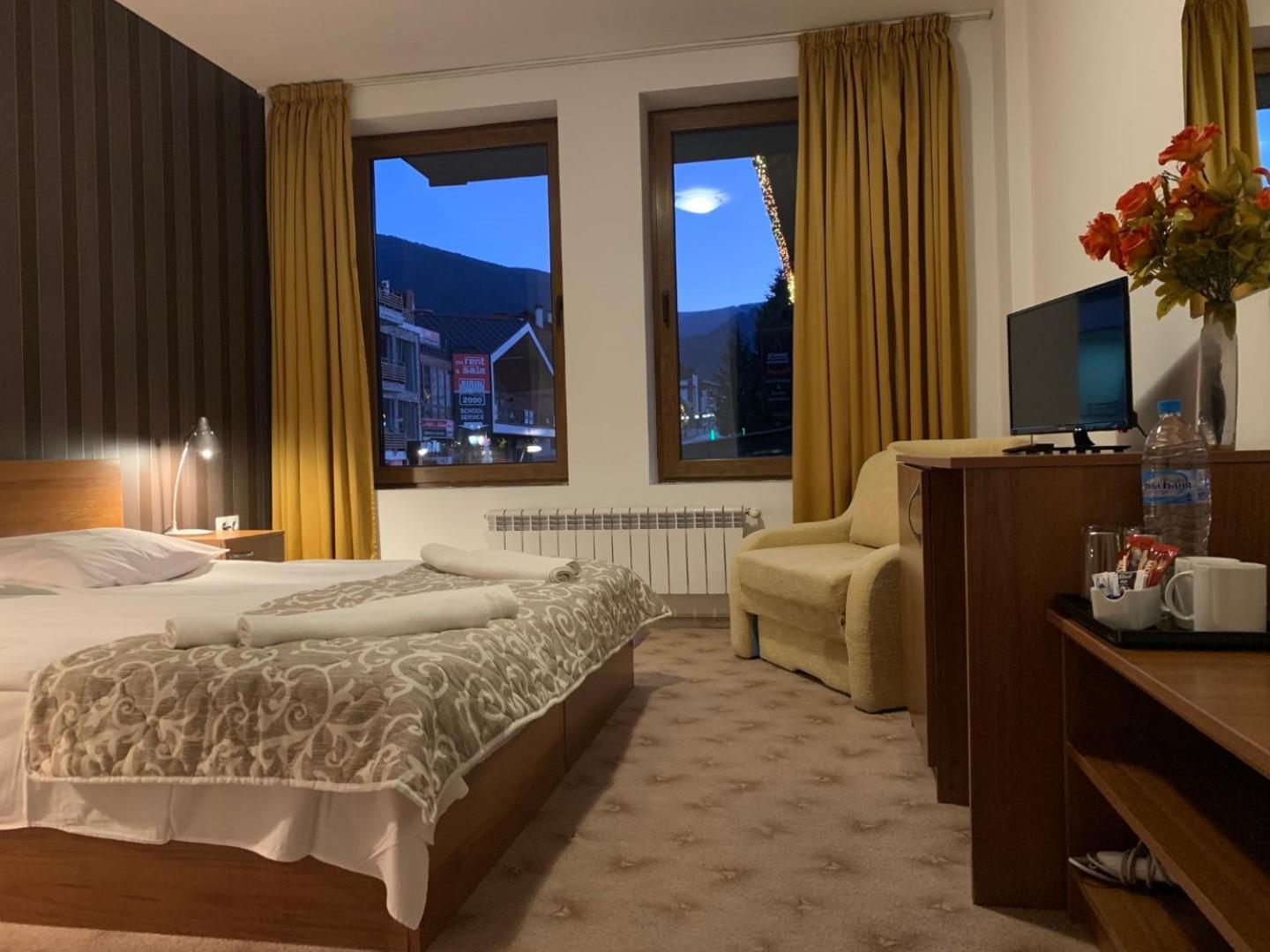 Granat Gondola Lift Apartments 班斯科 外观 照片